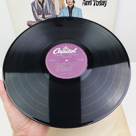 Beatles Yesterday Today Vinyl Record ST-2553 Purple Label Capitol Canada Cutout - Picture 3 of 11